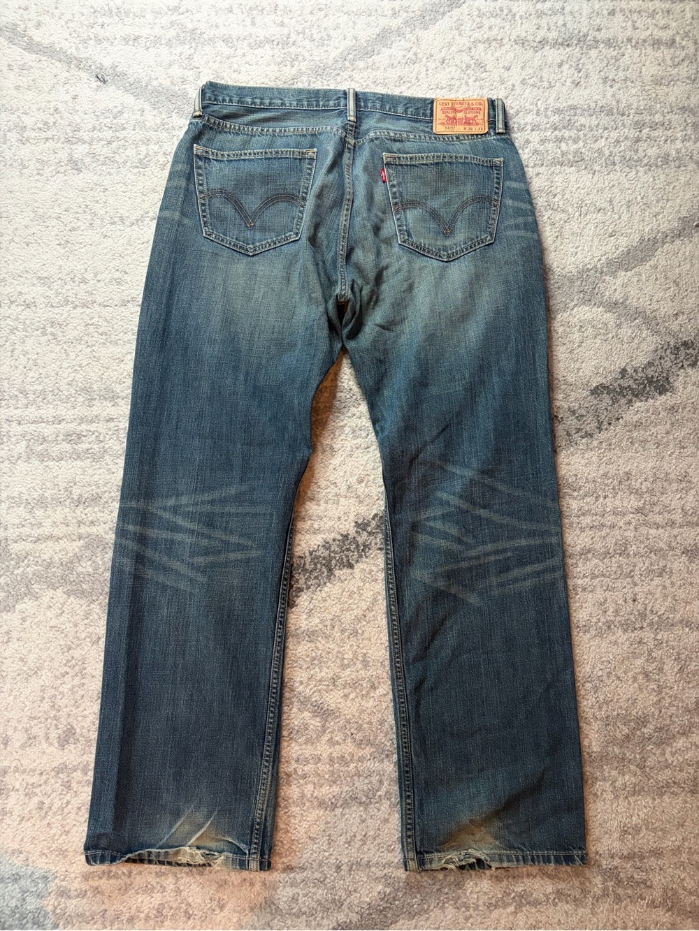 Levi’s 505 Straight Fit W36 L32 Medium Wash Distressed Y2K Jeans - Picture 4 of 9